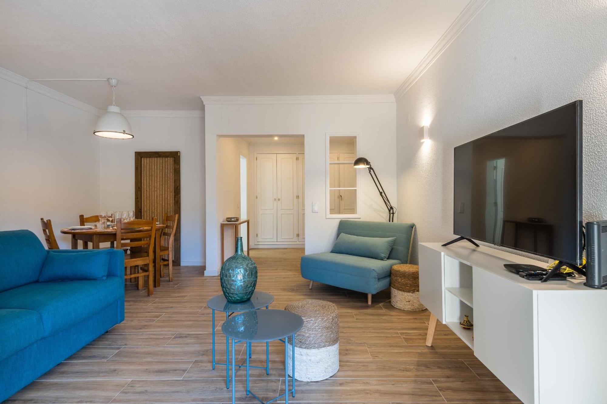 Salgados 1 Bedroom - 500m From The *