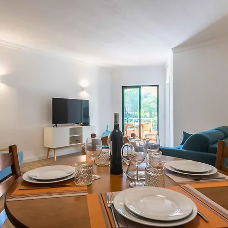 Salgados 1 Bedroom Apartment - 500M From The Beach Guia  Exterior photo