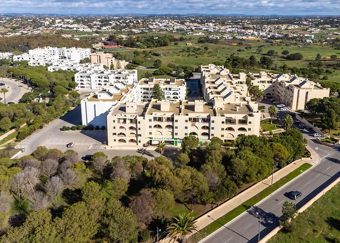Salgados 1 Bedroom Apartment - 500M From The Beach