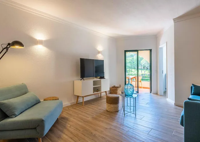 Salgados 1 Bedroom Apartment - 500M From The Beach