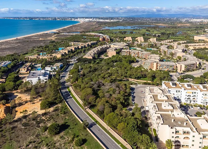 Salgados 1 Bedroom Apartment - 500M From The Beach