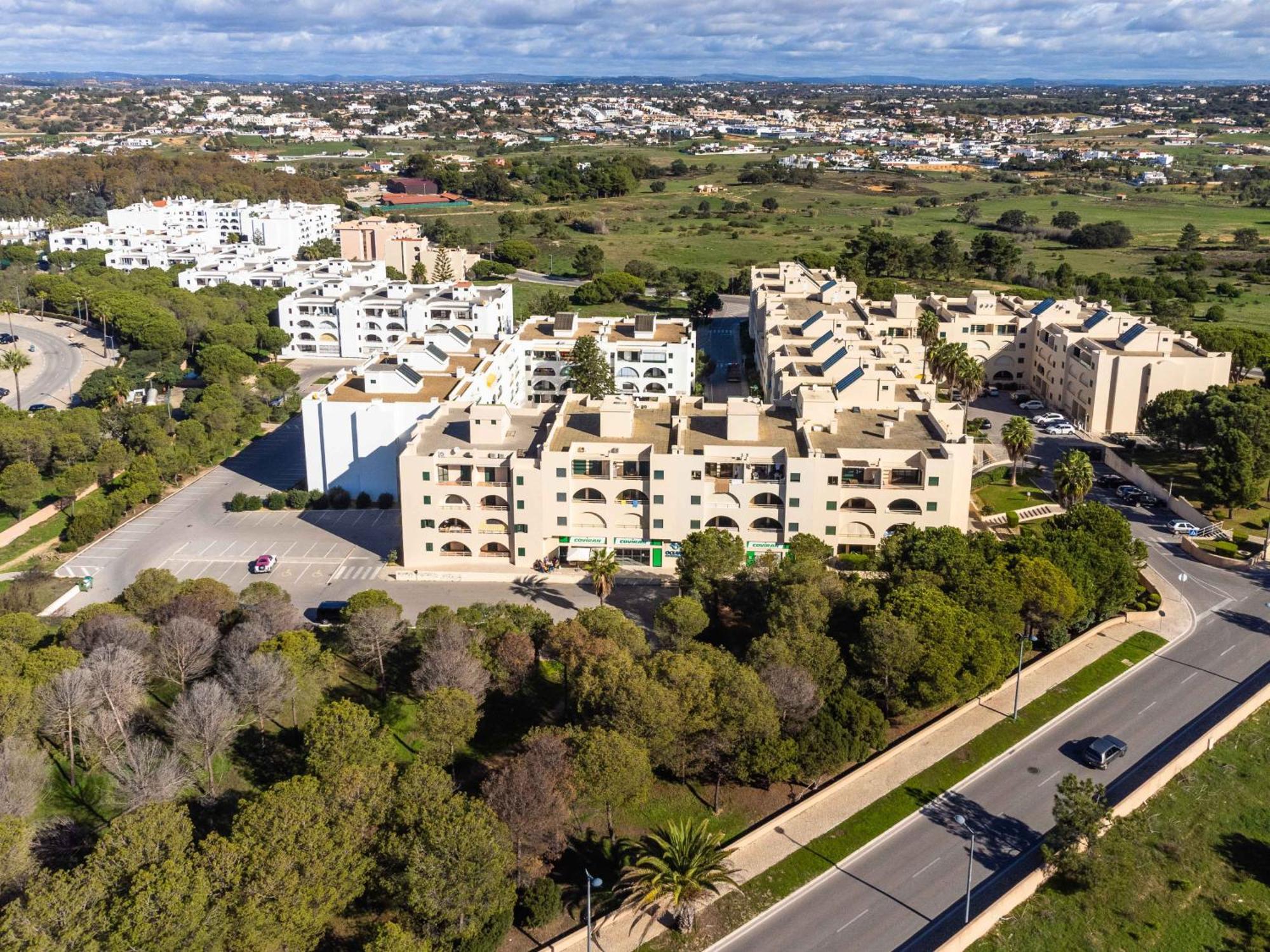 Apartment Salgados 1 Bedroom - 500m From The *