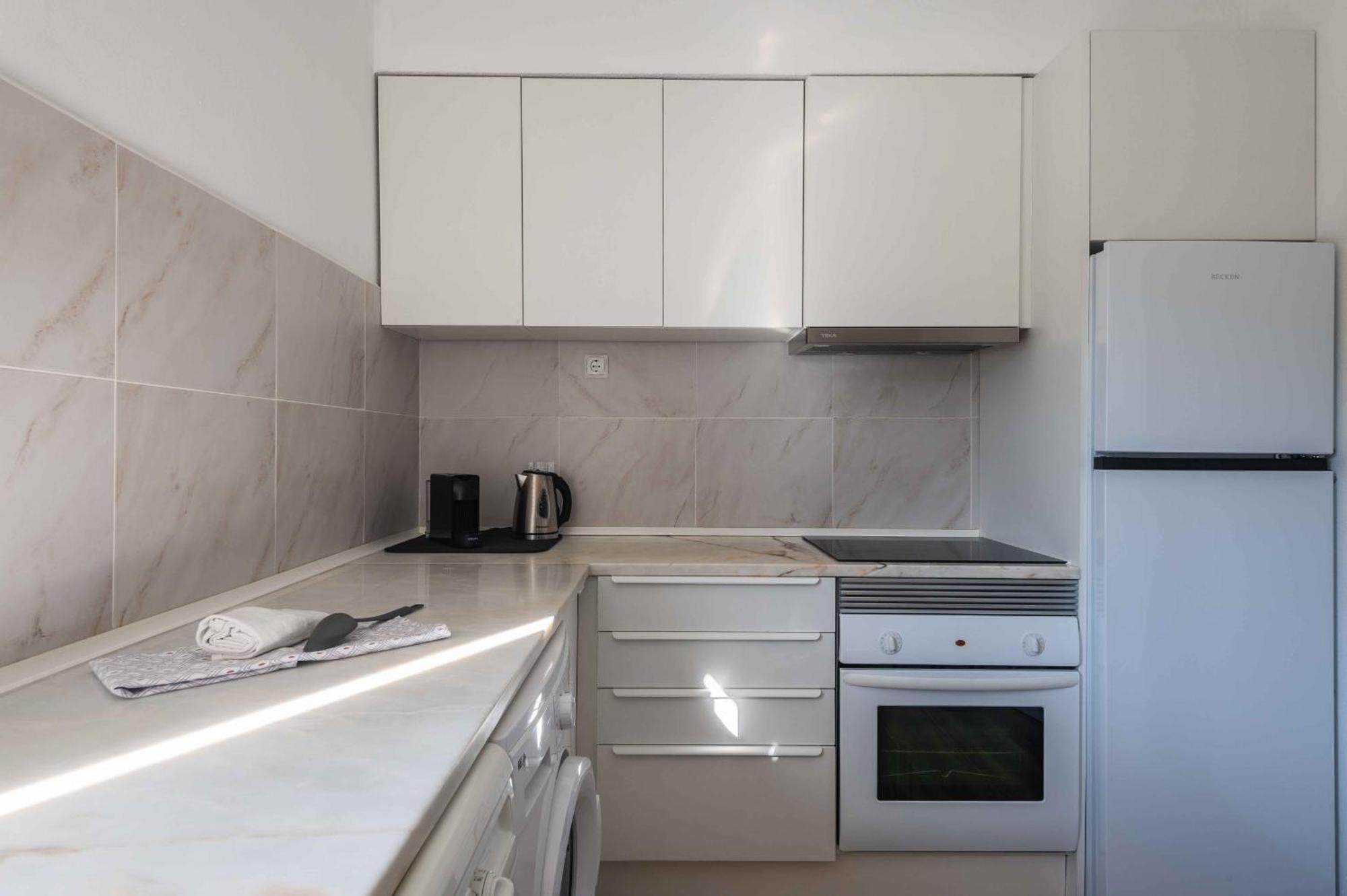 Salgados 1 Bedroom - 500m From The Apartment